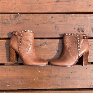 Tory Burch size 7.5 cute booty!